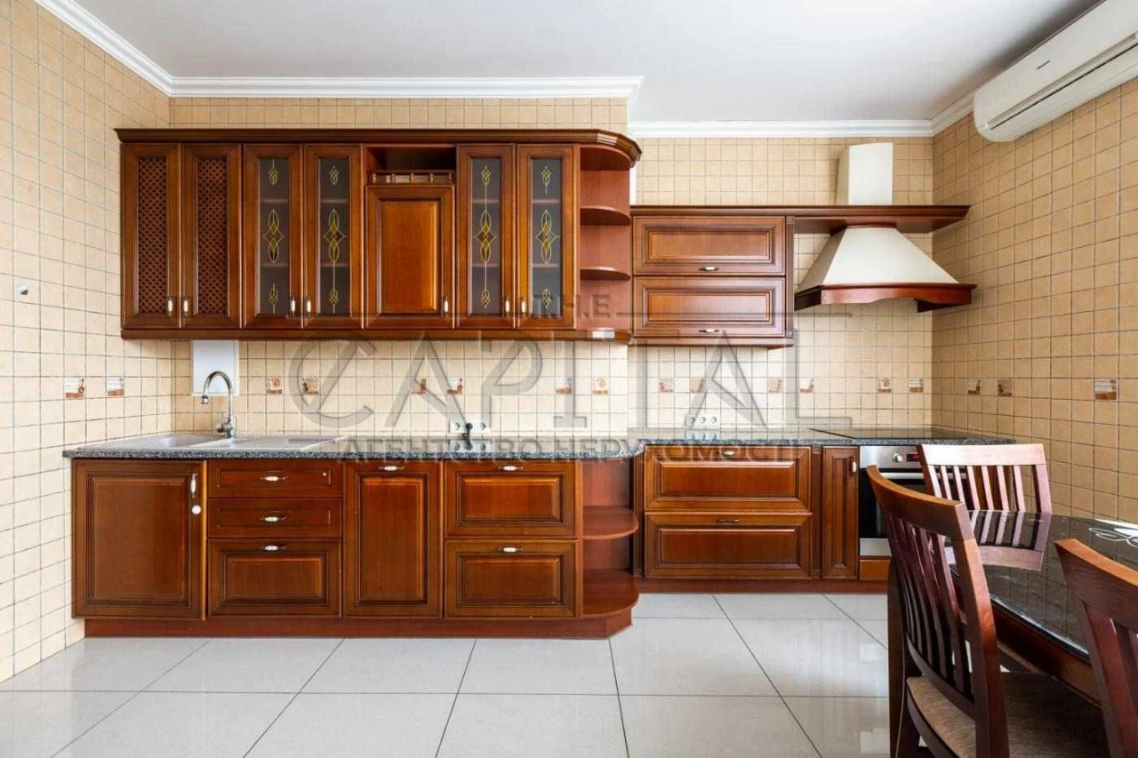 Продаж / Квартира / 125 м2 / Печерський район / вул. Старона