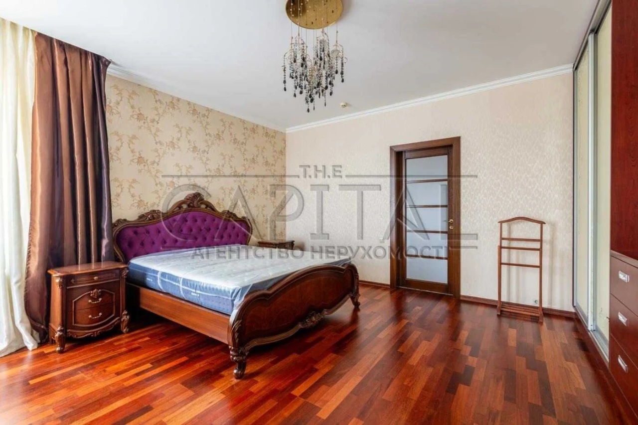 Продаж / Квартира / 125 м2 / Печерський район / вул. Старона