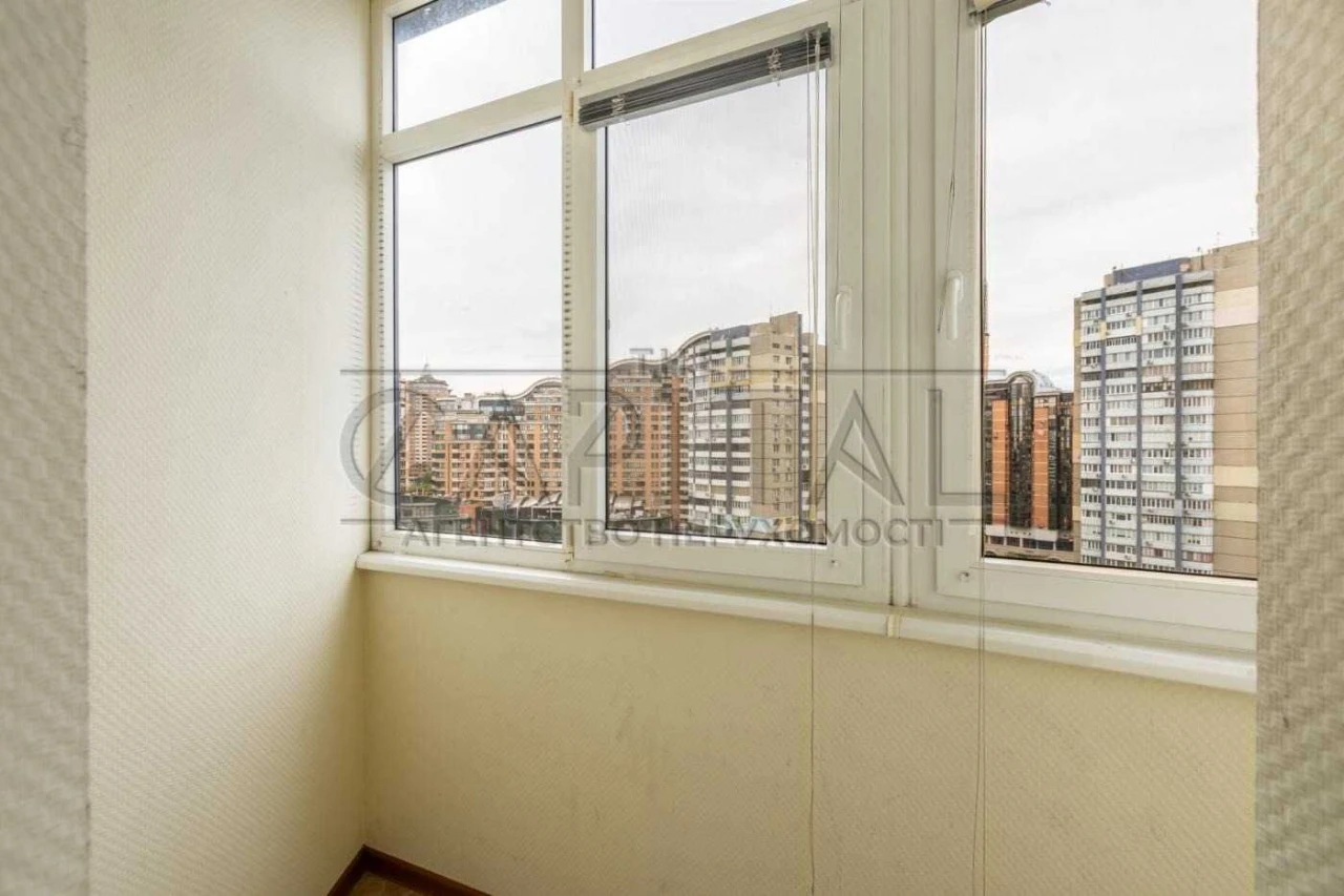 Продаж / Квартира / 125 м2 / Печерський район / вул. Старона