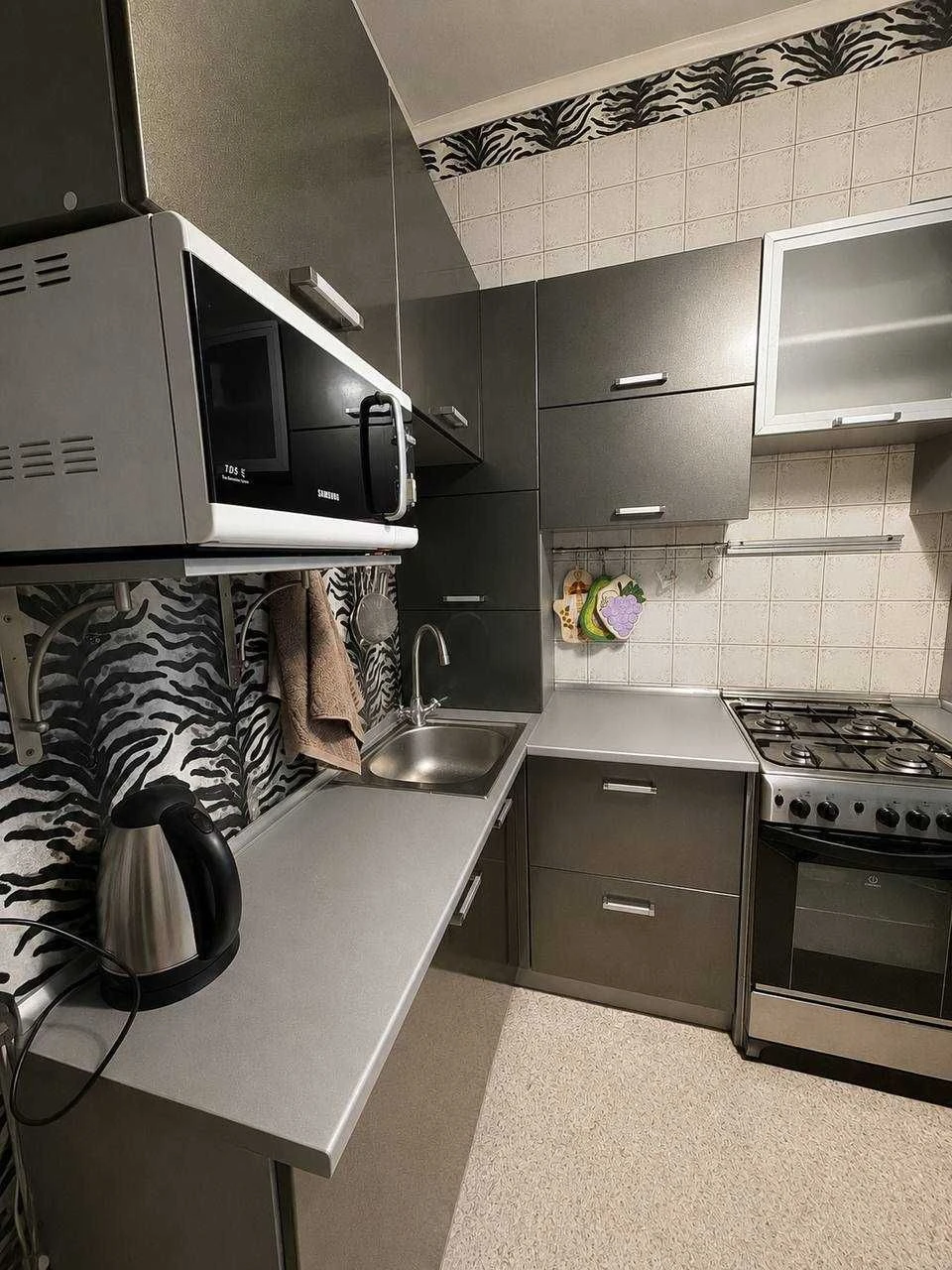 Продам 2к квартиру Поля 14, центр