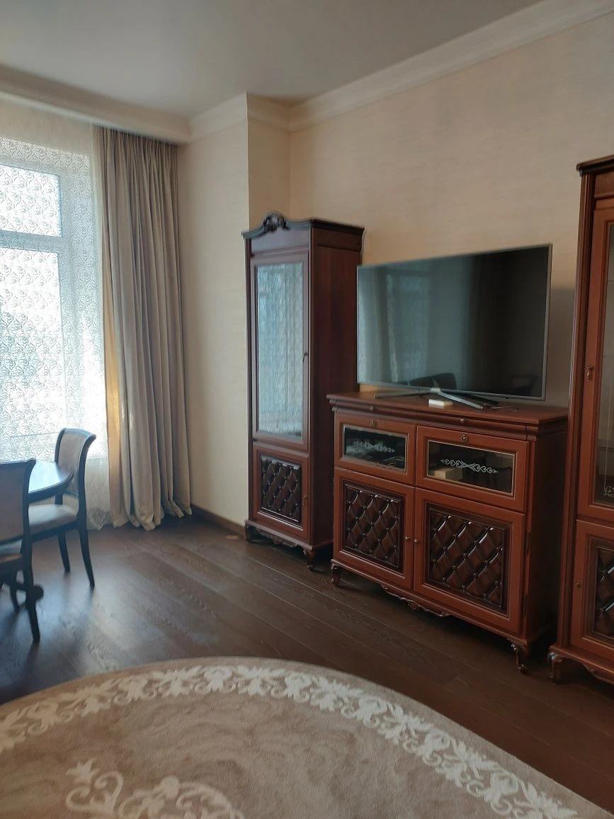 Продам 3х ком квартиру в престижному районе