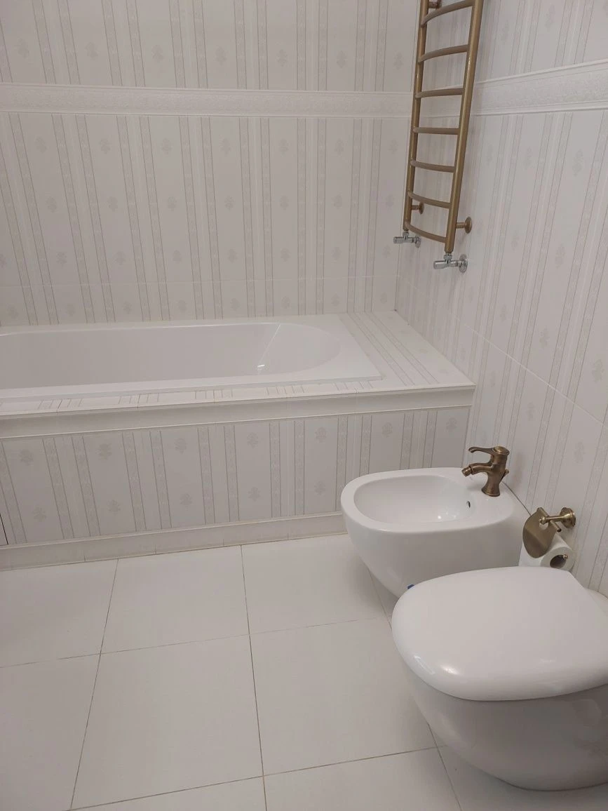Продам 3х ком квартиру в престижному районе