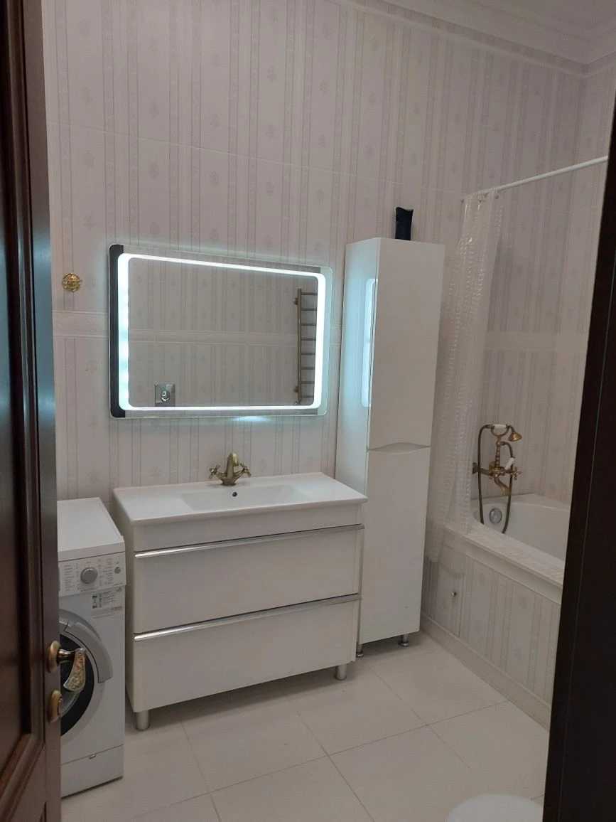 Продам 3х ком квартиру в престижному районе