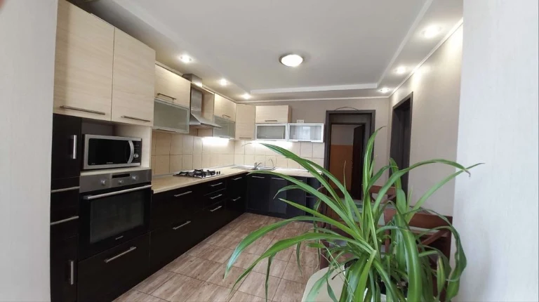 Продам 1 - к  квартиру. Слободка, 50кв м