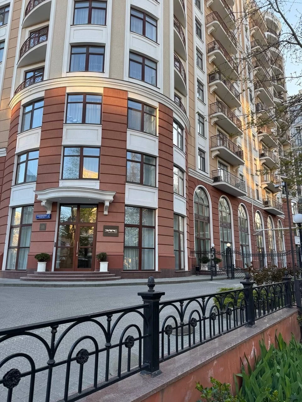 Двокімнатна квартира на Французькому бульварі 2, ЗАРС