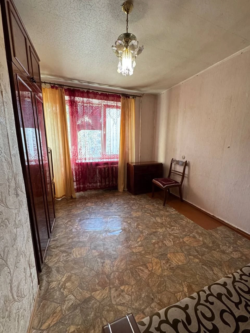 Продам гостинку по хорошей цене.