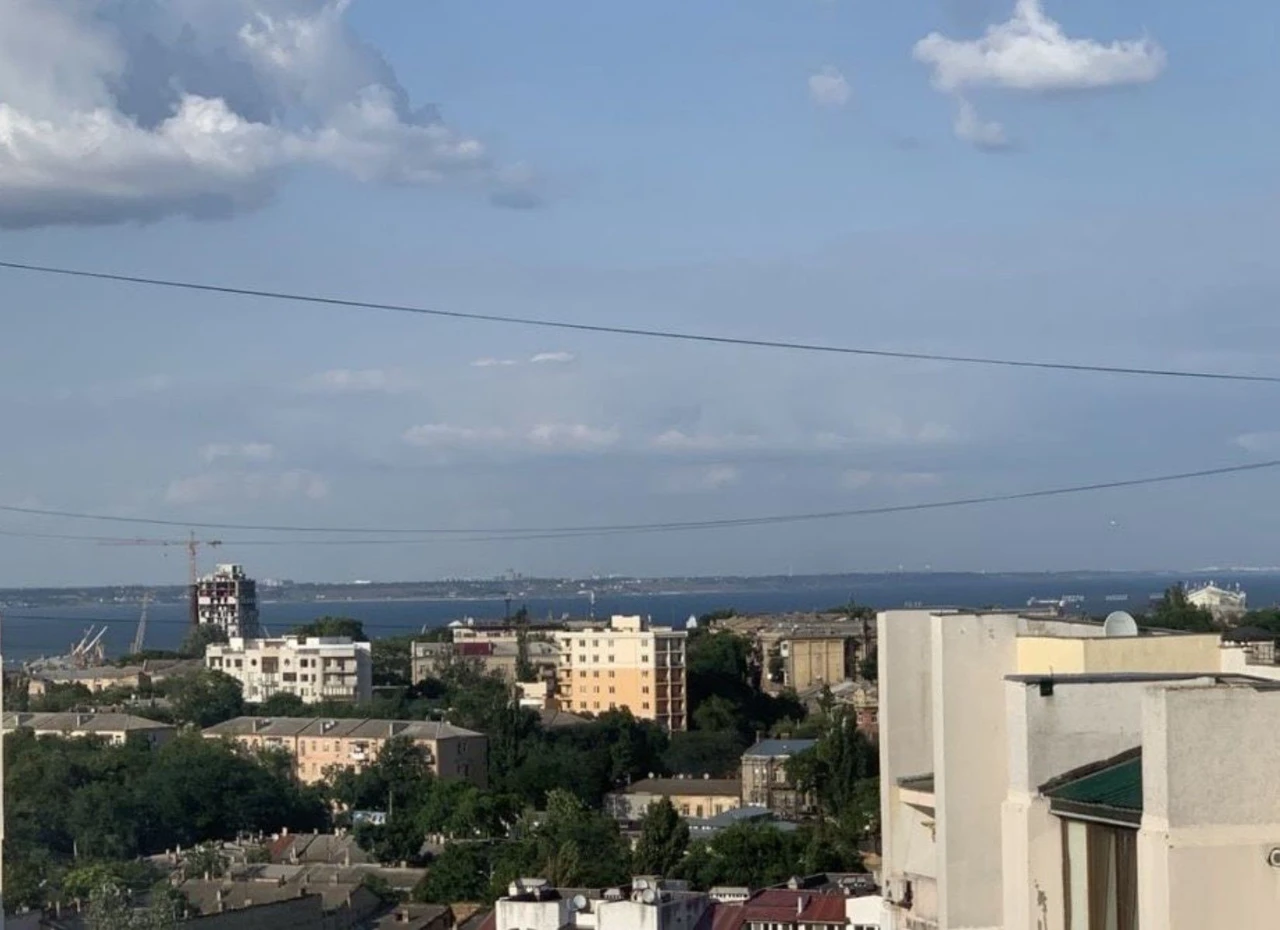 2х  комн. в 3 х комн. квартиру  70 кв..м  в центре . СРОЧНО