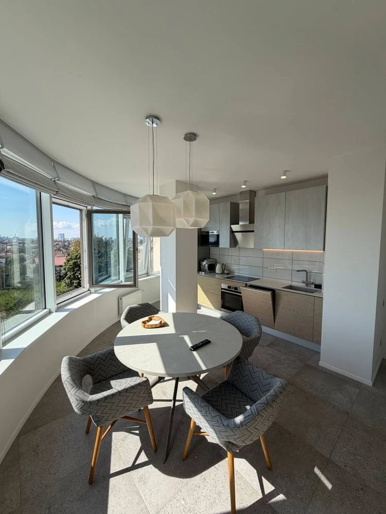 Продам квартиру Кадор 35 Жемчужина Литературная 95 метров тр