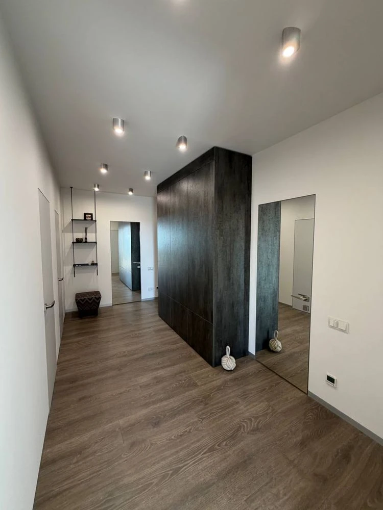 Продам квартиру Кадор 35 Жемчужина Литературная 95 метров тр