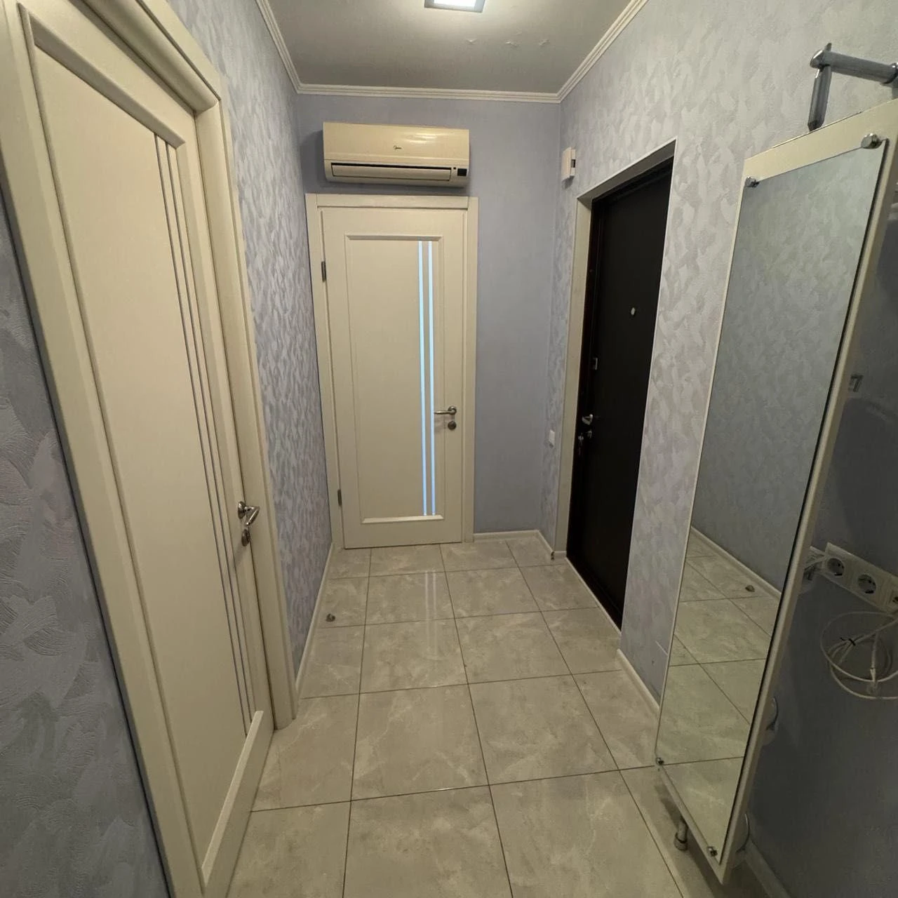 Продам 2-комн квартиру евродвушка сотовый проект 60 м.кв.