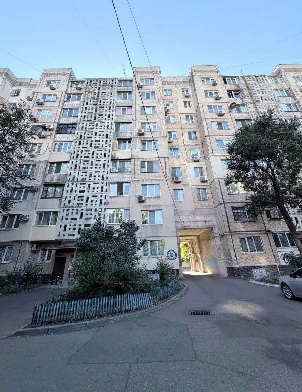 Двухкомнатная квартира Таирова Ильфа и Петрова Семьи Глодан