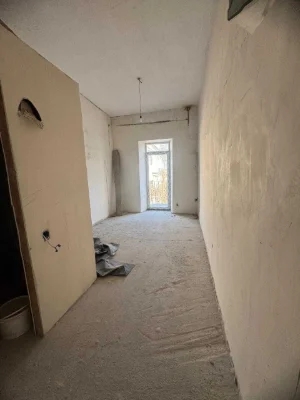 Продам студийную квартиру с балконом в центре Одессы