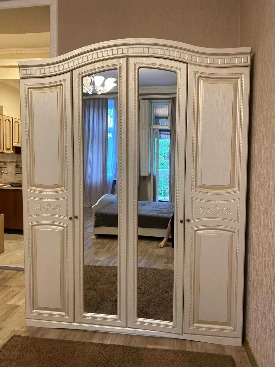 Продам большую 1 квартиру Центр Успеская отхозяина