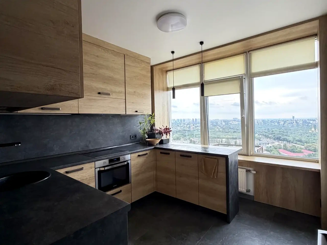 Оренда квартири 3-кімн. 71.8 м² 25/25 пов.