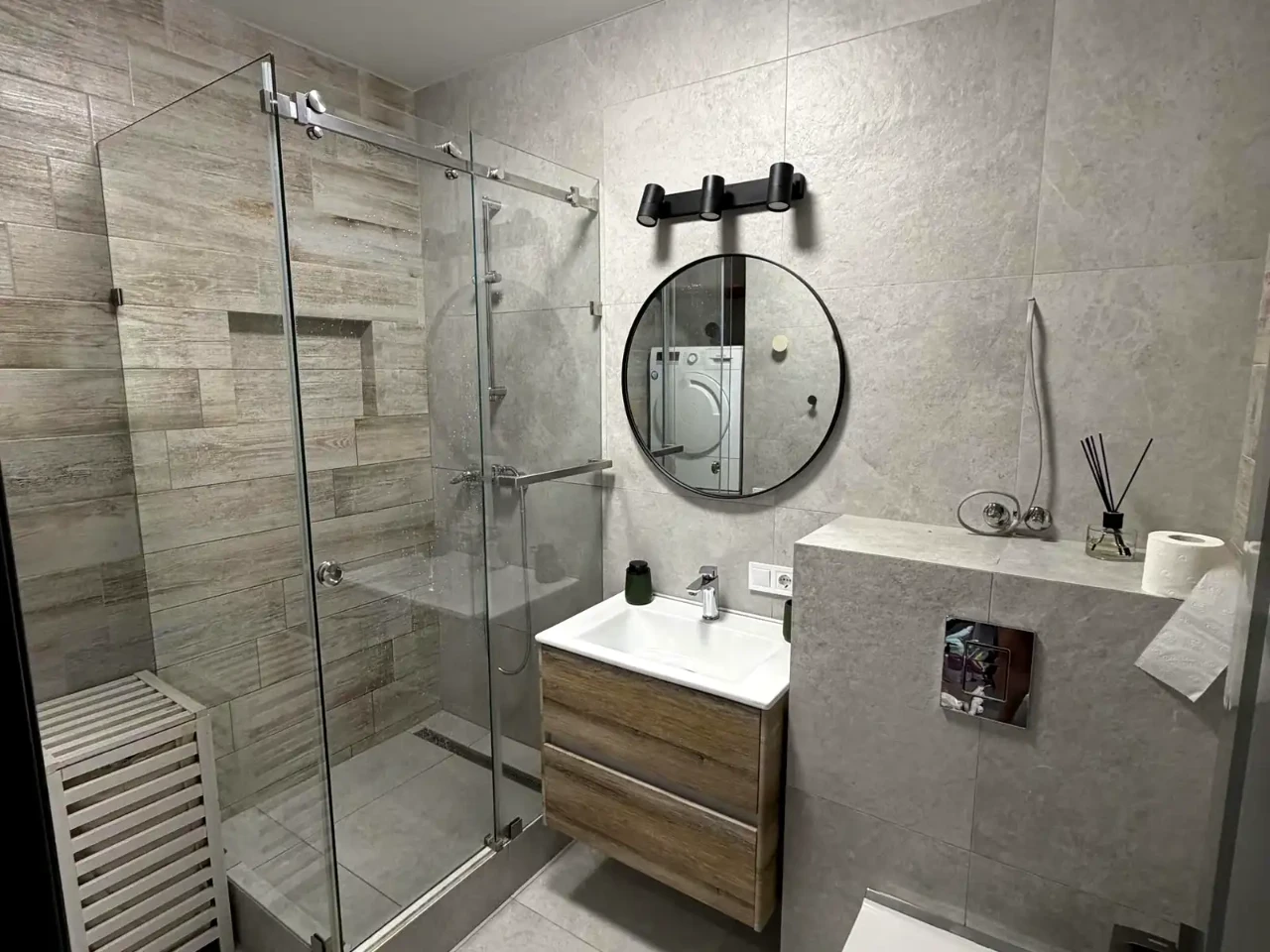 Оренда квартири 3-кімн. 71.8 м² 25/25 пов.