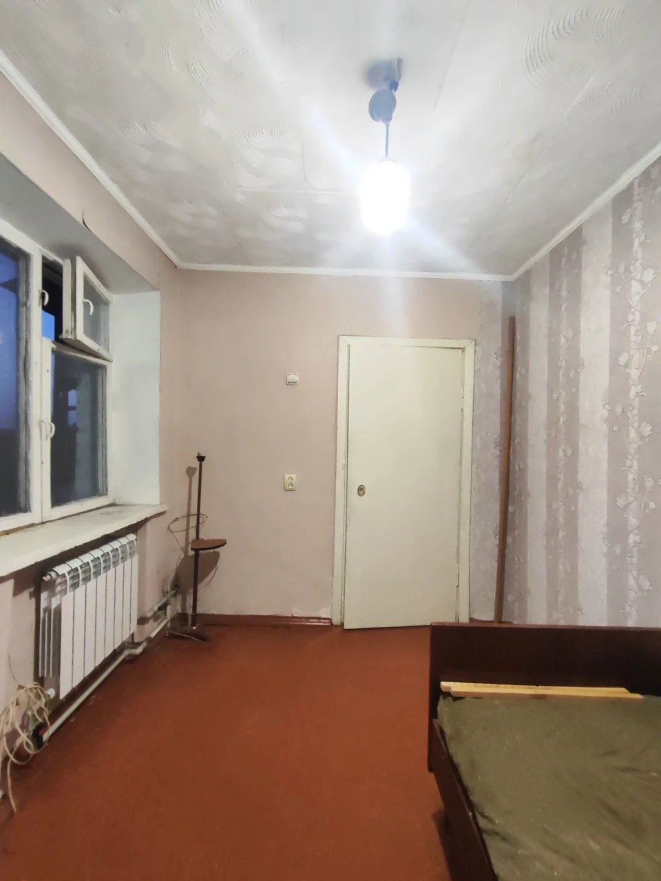 Продам большую 3ккв в жилом состоянии недалеко от метро Холо