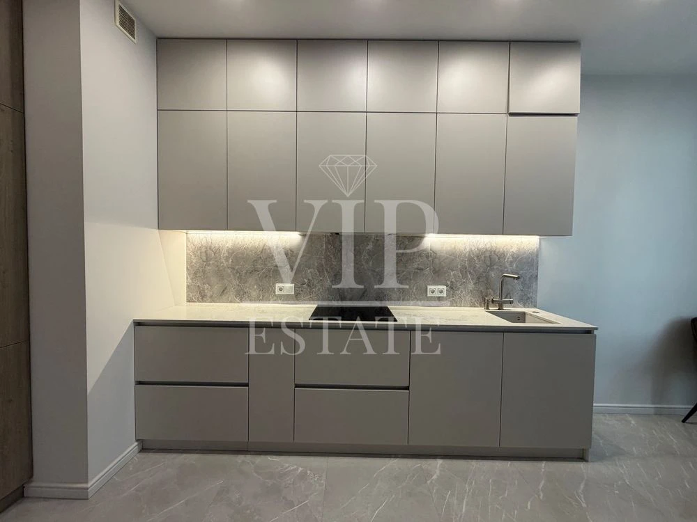 Эксклюзивно продам, лучшая планировка, 2 к.кв.,76 м.кв.(экв.