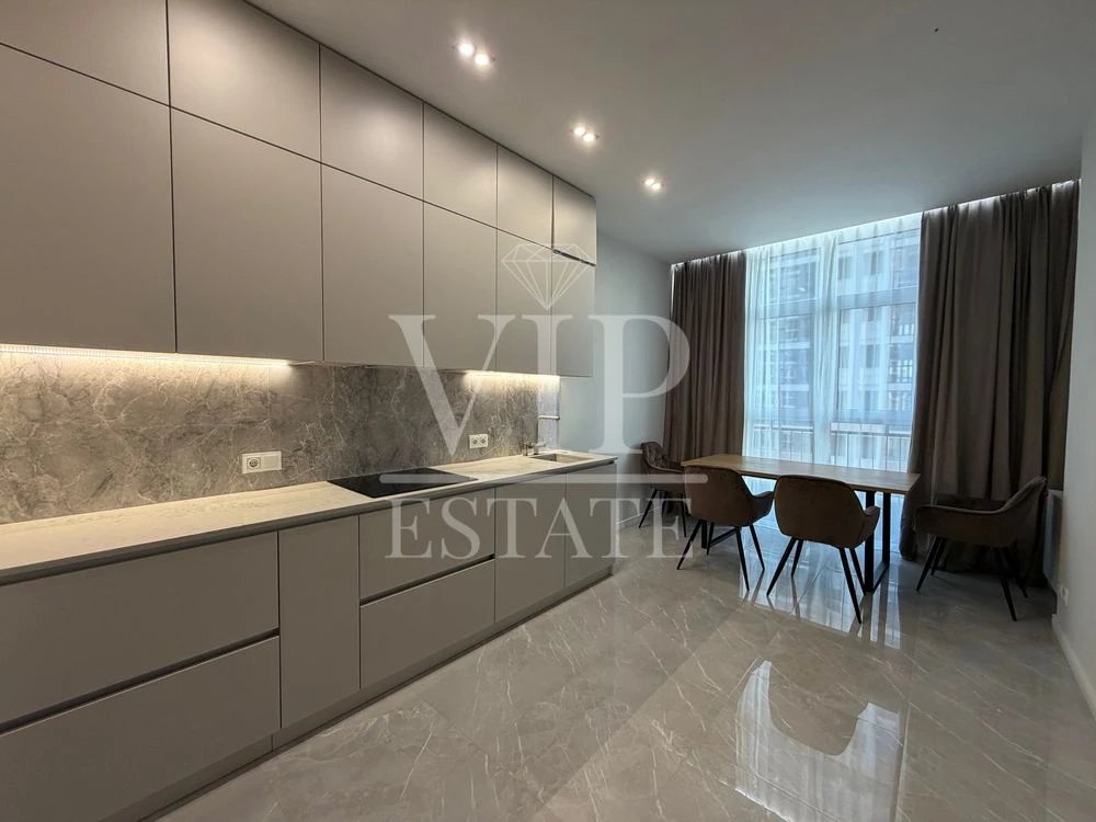 Эксклюзивно продам, лучшая планировка, 2 к.кв.,76 м.кв.(экв.