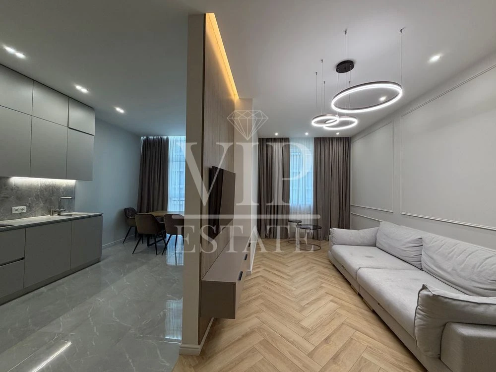 Эксклюзивно продам, лучшая планировка, 2 к.кв.,76 м.кв.(экв.