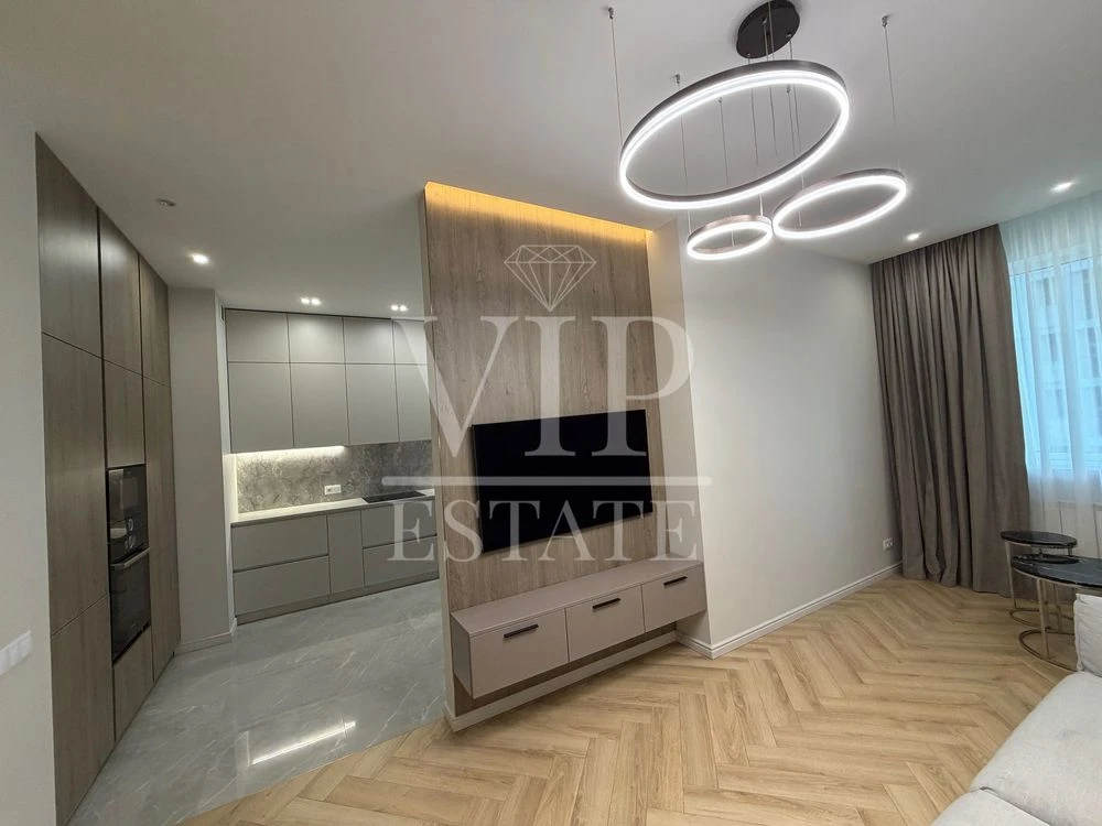 Эксклюзивно продам, лучшая планировка, 2 к.кв.,76 м.кв.(экв.