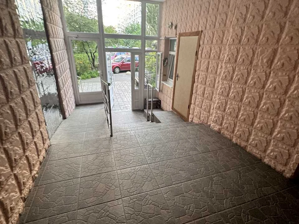 Apartment. Kyiv, Petra Hryhorenka Avenue.
