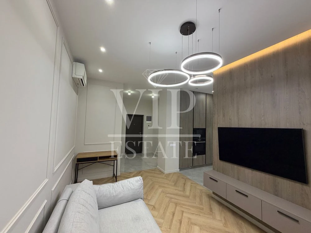 Эксклюзивно продам, лучшая планировка, 2 к.кв.,76 м.кв.(экв.
