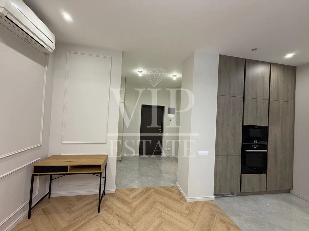 Эксклюзивно продам, лучшая планировка, 2 к.кв.,76 м.кв.(экв.