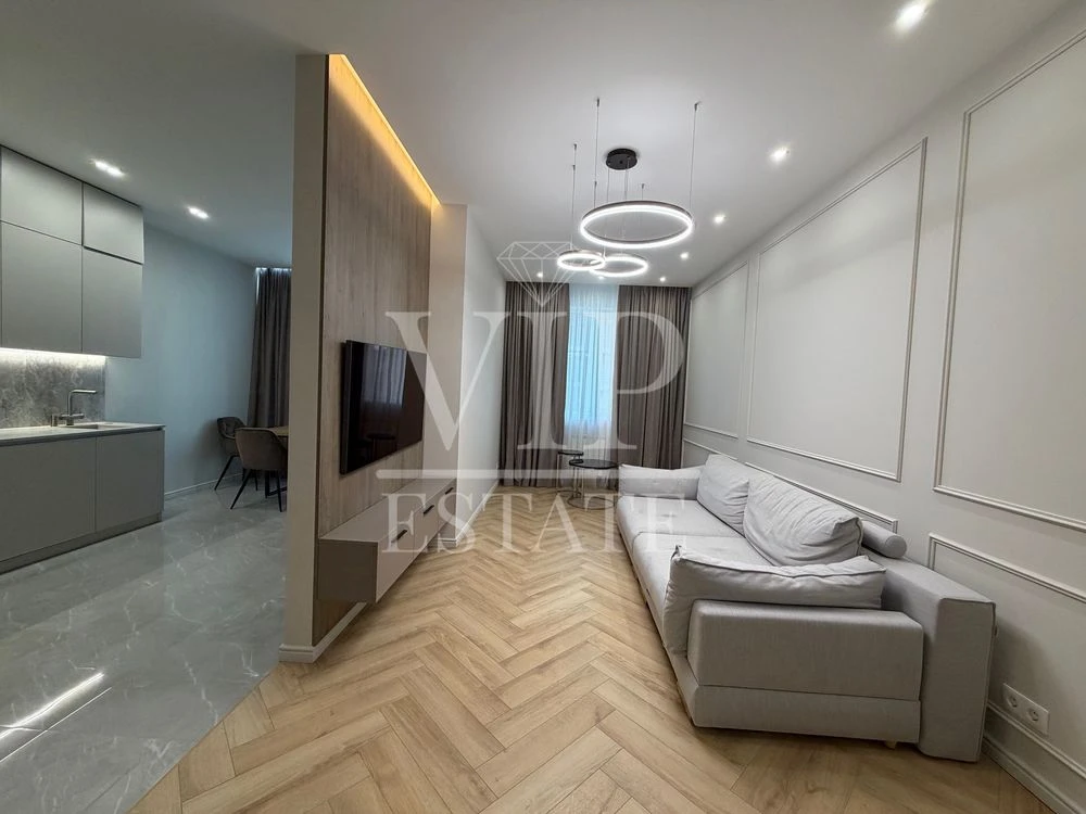 Эксклюзивно продам, лучшая планировка, 2 к.кв.,76 м.кв.(экв.