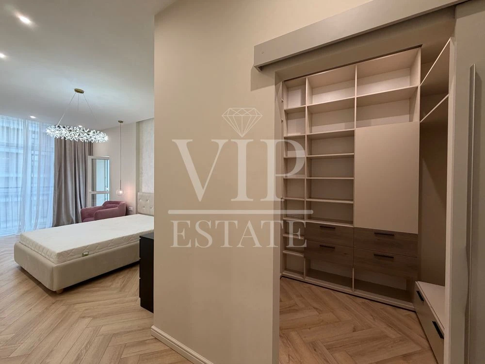Эксклюзивно продам, лучшая планировка, 2 к.кв.,76 м.кв.(экв.