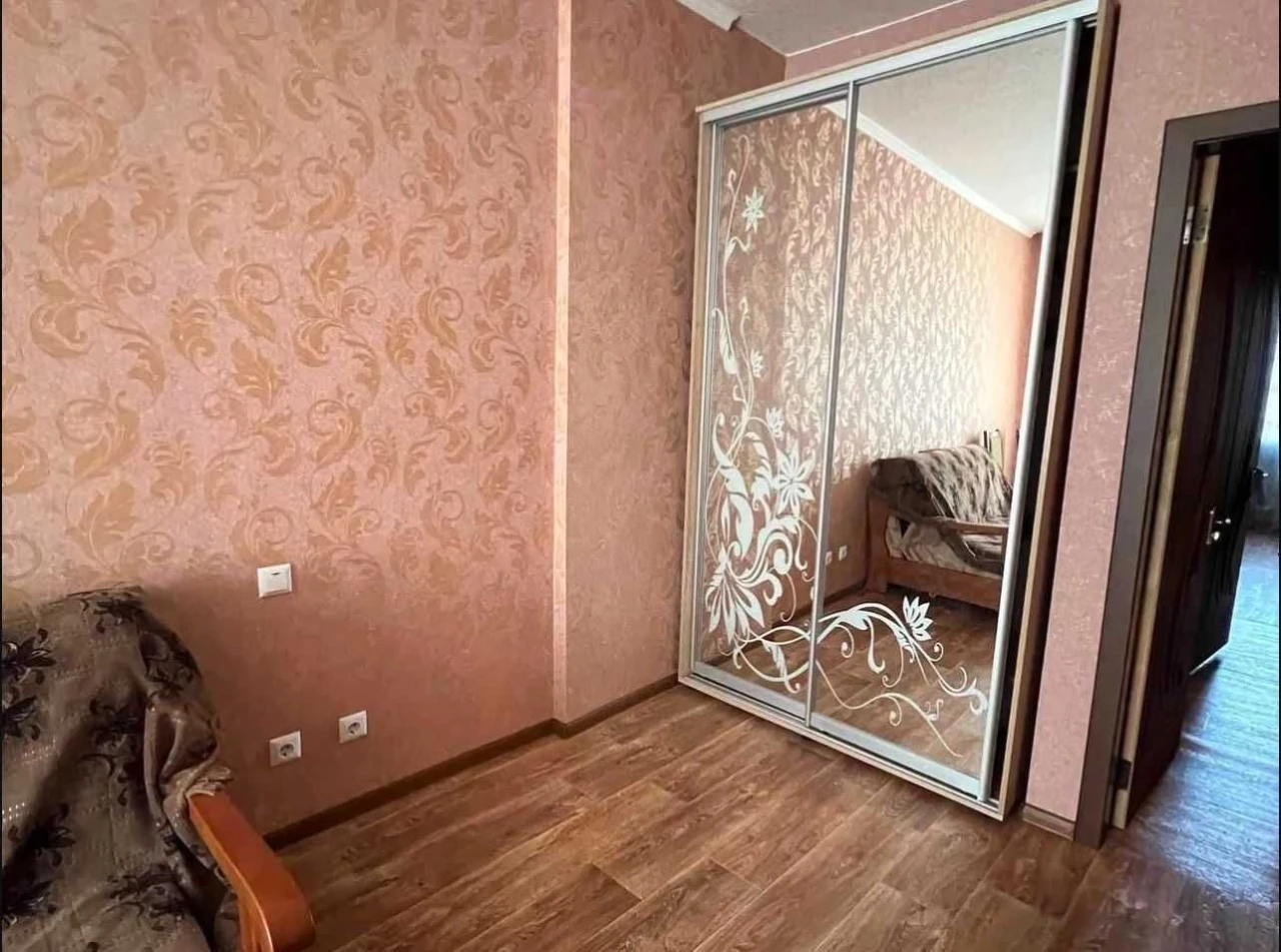 Продам 3 кв. , П.Поле (23 августа) NDF