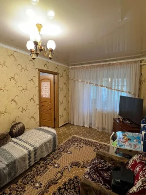 Продам 2х кімнатну квартиру і центрі