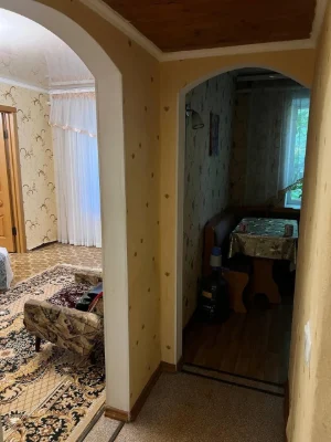 Продам 2х кімнатну квартиру і центрі