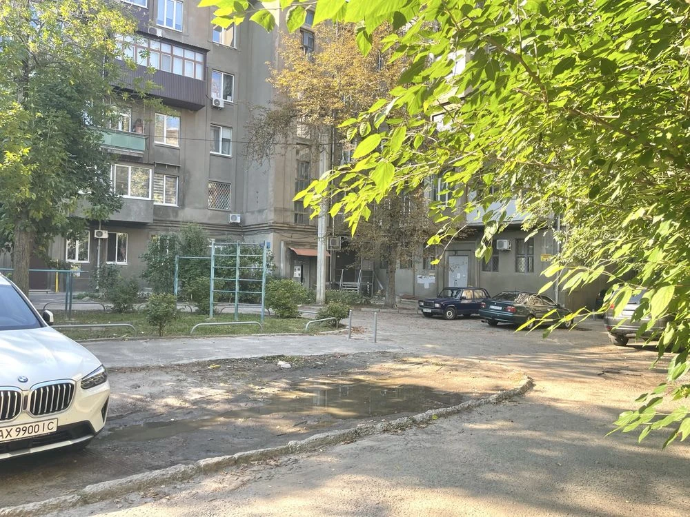 Продам 2 ком квартиру в Центре возле метро Научная по ул. Да