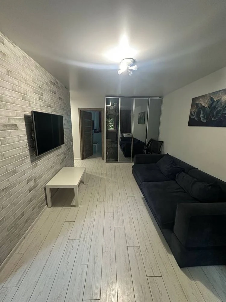 Продам 2х квартиру метро Академика Барабашова Юбилейный 38Б