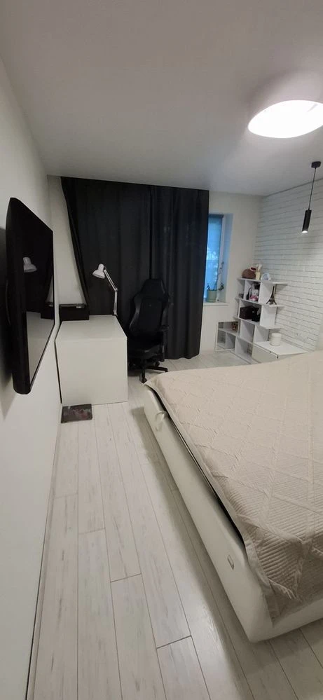 Продам 2х квартиру метро Академика Барабашова Юбилейный 38Б