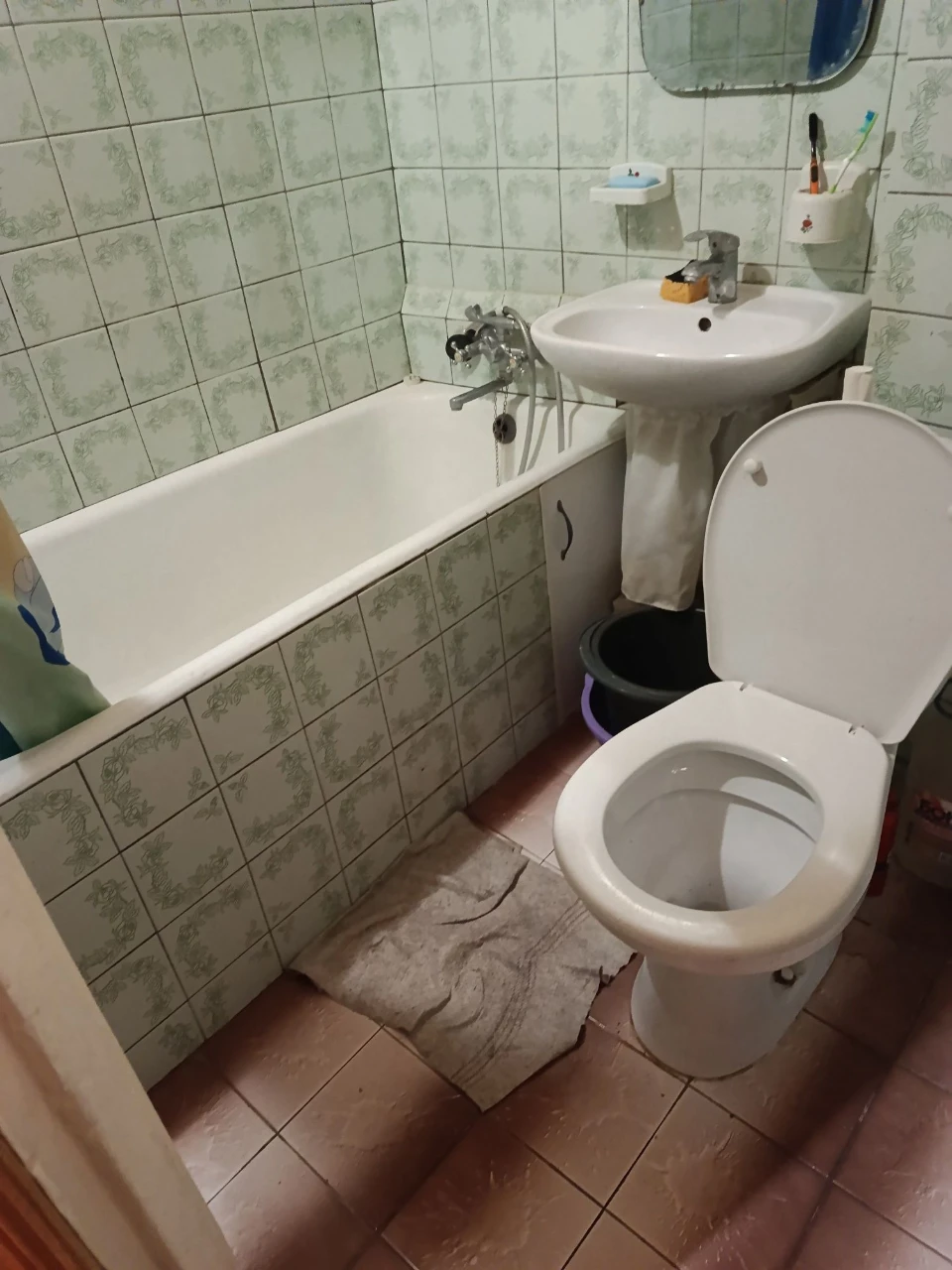 продам 1 ком, квартиру район малого рынка
