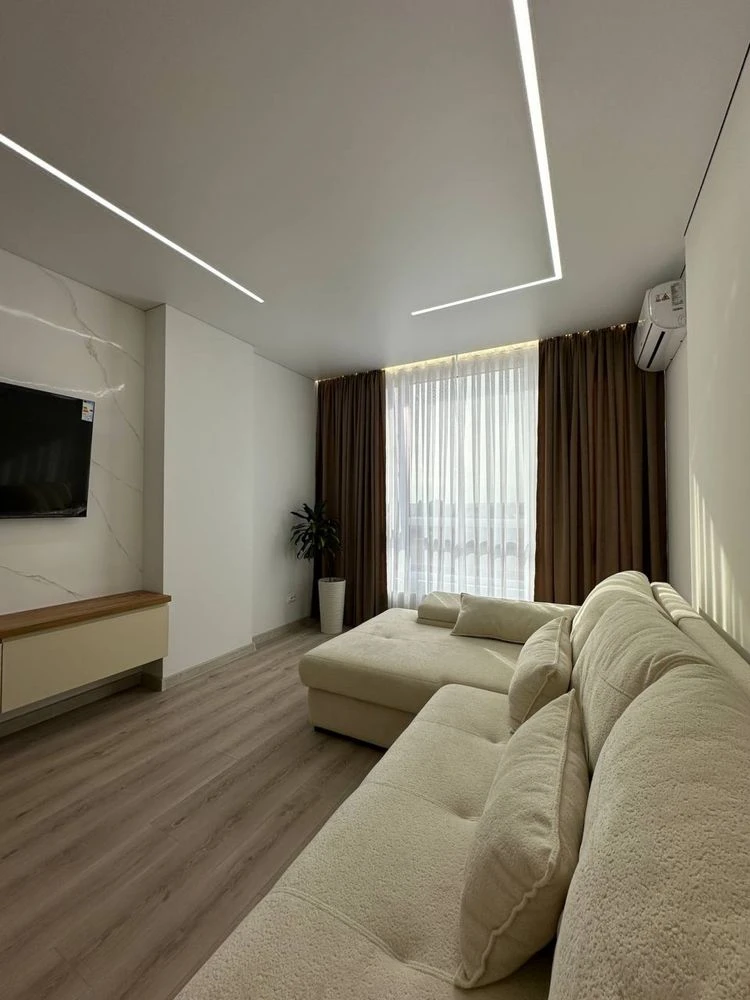 Продаж 2 кімнатної квартири, центр, Main House
