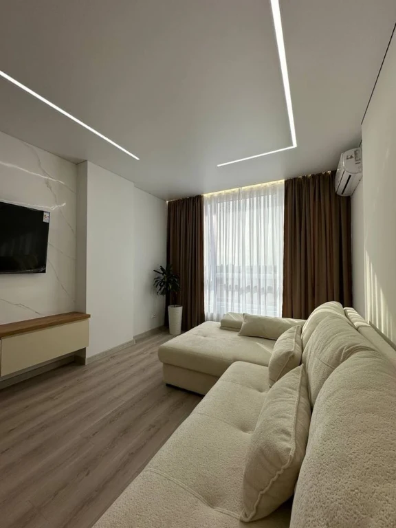 Продаж 2 кімнатної квартири, центр, Main House
