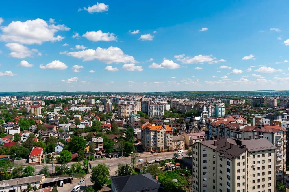 Видова 1-кімнатна квартира з великим балконом | ЄОселя | Вау