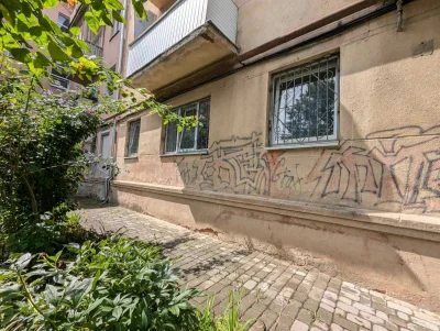 Продаж 2-кімнатної квартири по вул. Довга, центральна частин