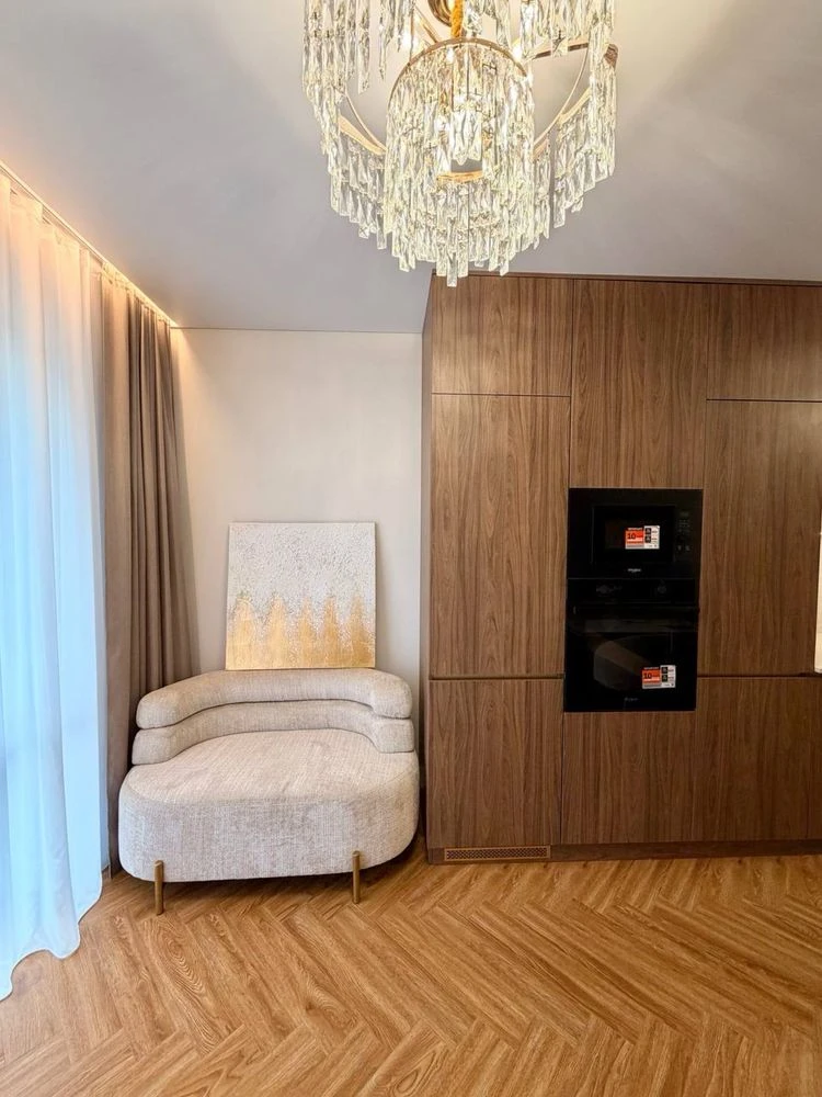 2-кімнатна квартира з дизайнерським ремонтом | ЖК Б4 | 72 м²