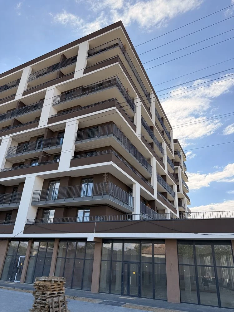 Продається 1-кімнатна квартира площею 42м²