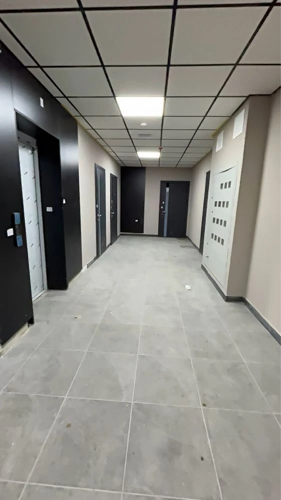 Продається 1-кімнатна квартира площею 42м²