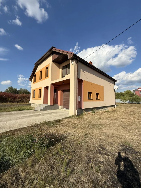 Продаж будинку м.Ужгород р-н Східний , з ремонтом , готовий
