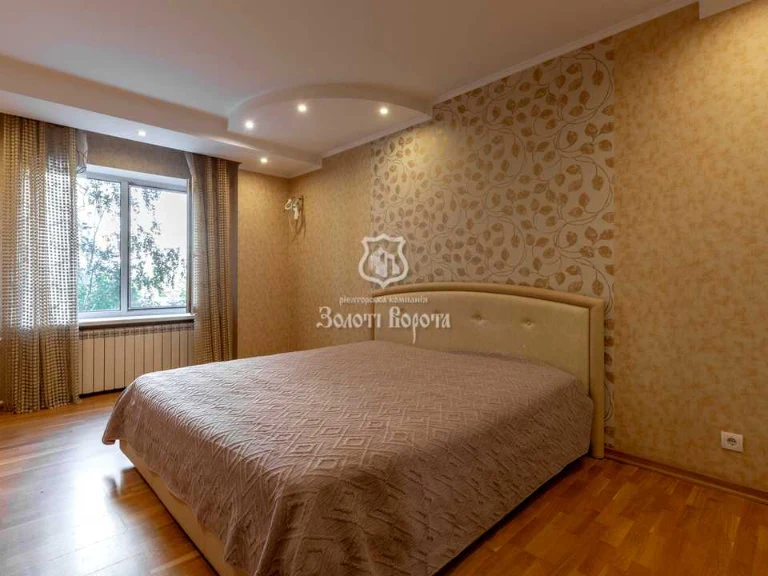 Apartment. Kyiv, Myloslavska Street.