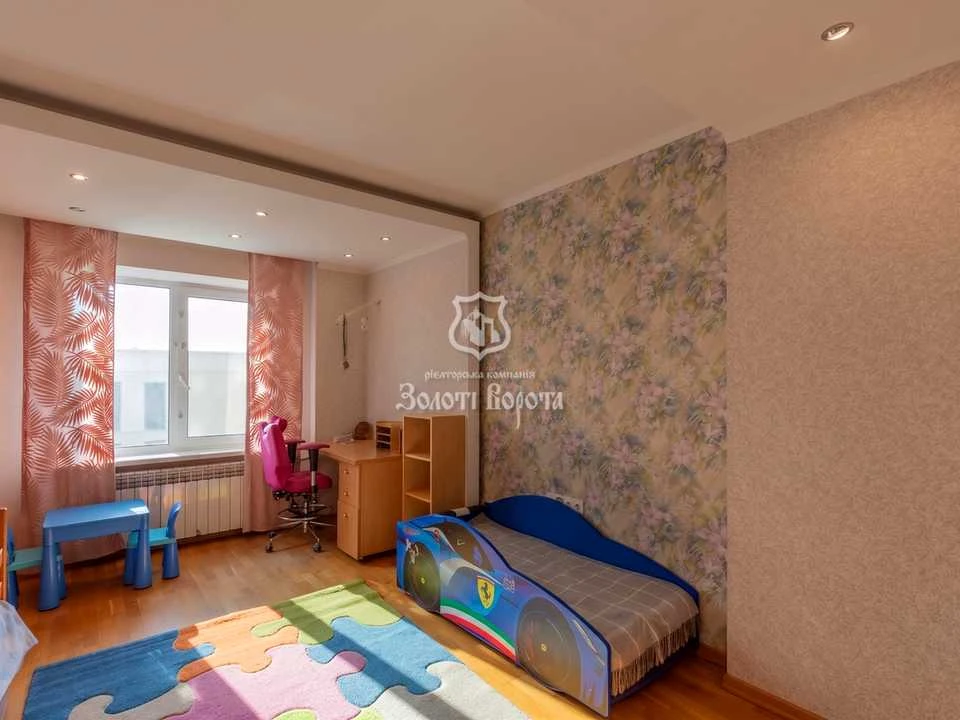 Apartment. Kyiv, Myloslavska Street.