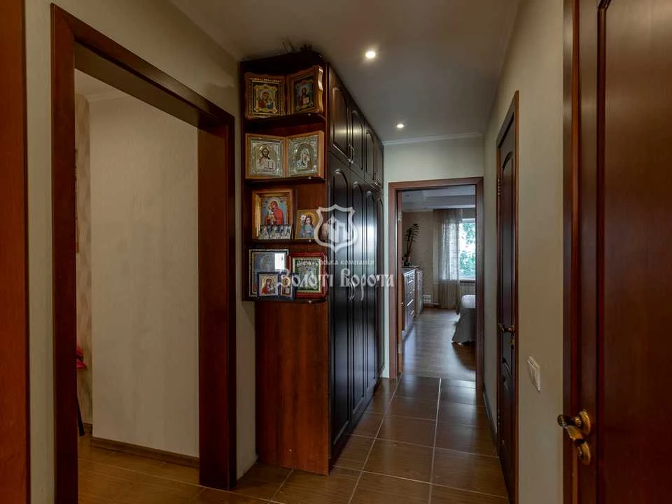 Apartment. Kyiv, Myloslavska Street.