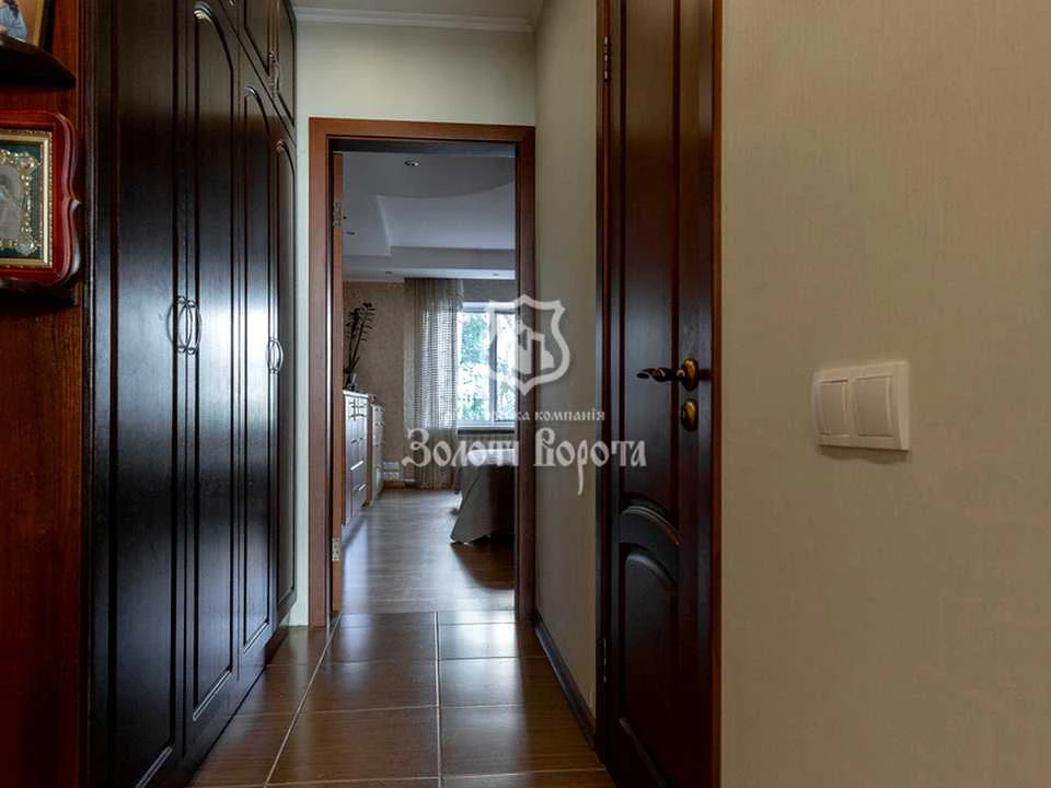 Apartment. Kyiv, Myloslavska Street.