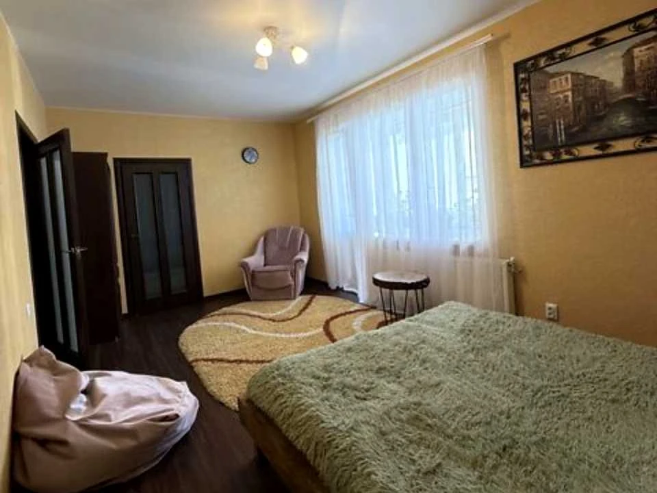 Будинок. Хмельницький, Художня вул.