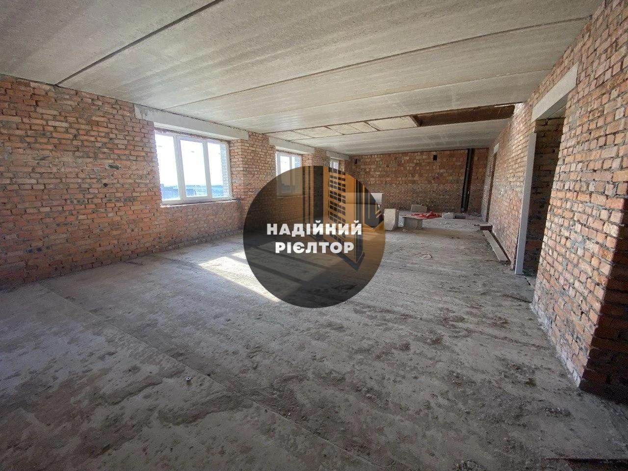 Продаж 4-кімн. пентхаусу у Хмельницькому